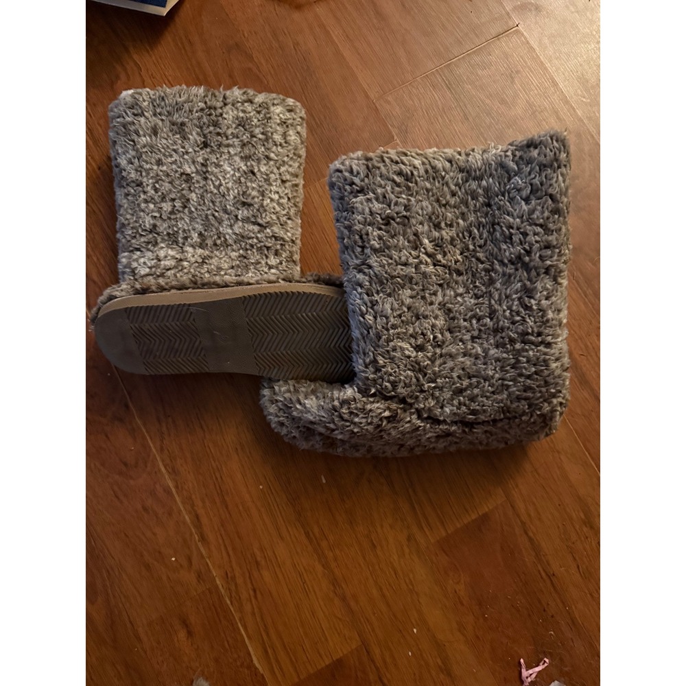 Womens Cozy Furry Boot Gray Size 9